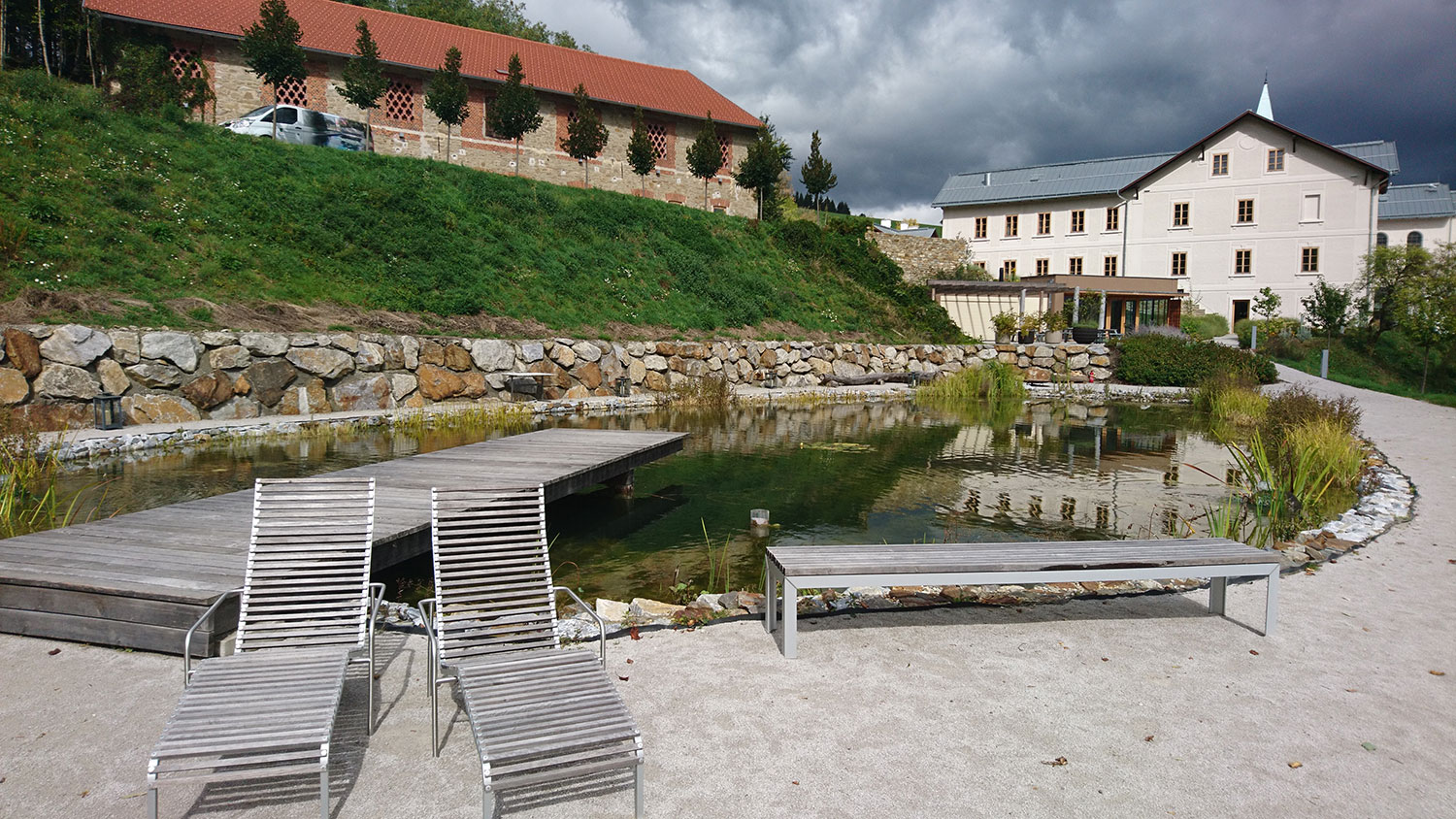 öffentlicher Kleinbadeteich